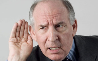 Điếc một bên tai: Nguyên nhân do đâu?