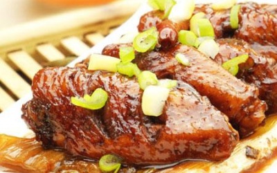 Món ngon ngày lạnh: Cánh gà, chân gà om quế, hoa hồi