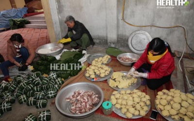 Nghệ nhân làng Tranh Khúc tiết lộ bí quyết chọn bánh chưng ngon dịp Tết