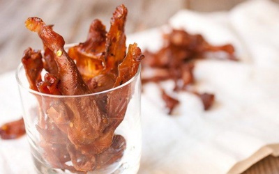 Thịt gà khô cay cho dân 'diệt mồi'