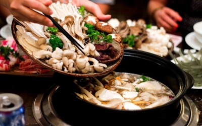 Dùng nấm ăn lẩu thế nào tốt cho sức khỏe?