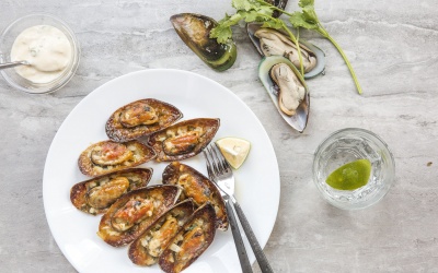 Vẹm xanh sốt mayonnaise, hành tây thơm béo ngậy