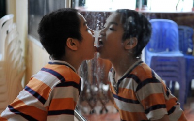 Cha mẹ là bác sỹ trị liệu tốt nhất cho trẻ tự kỷ