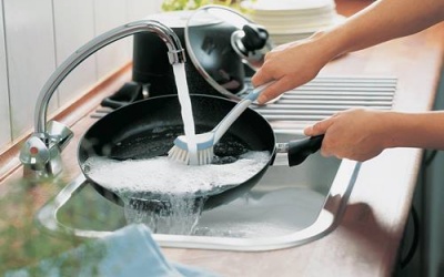 7 tuyệt chiêu cọ sạch bóng xoong, nồi bị cháy