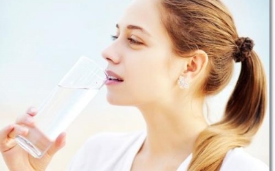 Giảm cân, chắc xương nếu mỗi sáng uống một ly nước muối