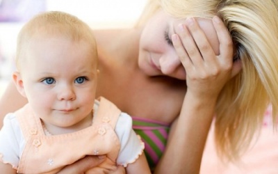 Sau sinh 2 năm mắt vẫn mờ và lóa có bình thường?