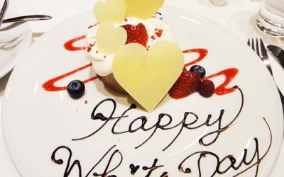 Giới trẻ châu Á phấn khích với Valentine Trắng