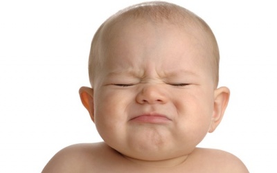 Vì sao bé ăn nhiều rau xanh nhưng vẫn bị táo bón?