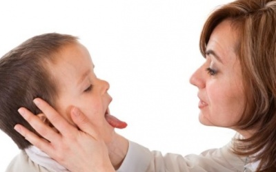 Nhiệt miệng lâu ngày - trẻ dễ bị suy dinh dưỡng 