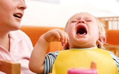 Làm sao phân biệt được bệnh nhiệt miệng và tay chân miệng?