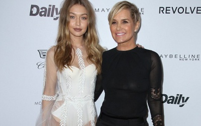 'Nóng mắt' với váy xuyên thấu của siêu mẫu 20 tuổi