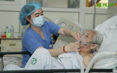 1 người già vào viện thường mắc 5 bệnh trở lên