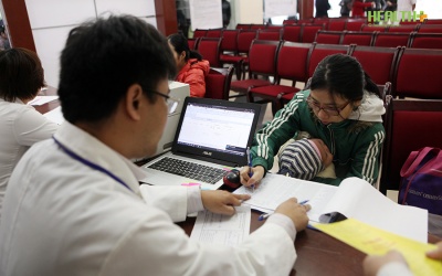 Ngày 7/4, thêm 3.000 liều vaccine Pentaxim được đăng ký online