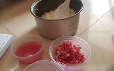 Bộ Y tế nói gì vụ cơm chuyển màu trắng sang đỏ sau khi để qua đêm?