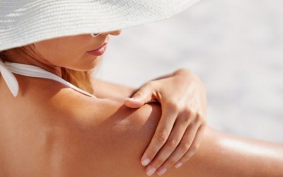 6 loại dầu thực vật có thể thay thế kem chống nắng trong hè này