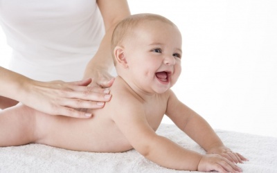 Hướng dẫn cách massage giúp bé lớn nhanh, trí tuệ phát triển
