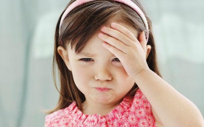 Đừng lơ là khi trẻ đau đầu chóng mặt 