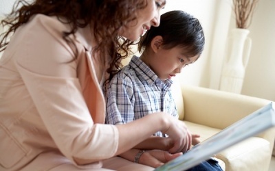 Con chậm nói có phải là chậm phát triển và tự kỷ?