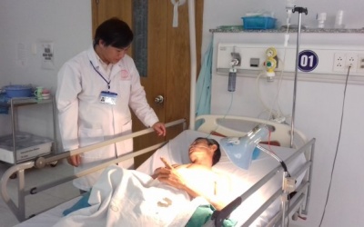 Mổ lấy kim khâu quên trong bụng bệnh nhân 15 năm 