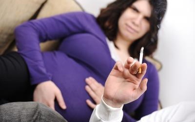 Bà bầu hút thuốc - Cẩn thận mất con!