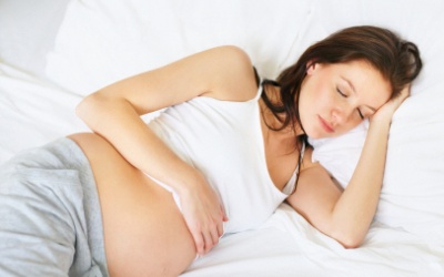 Bà bầu sắp sinh nên nằm ngủ thế nào?