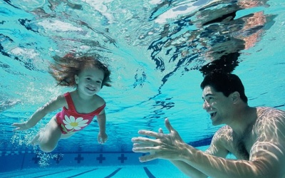 Những chú ý giúp trẻ bơi lội an toàn trong mùa hè