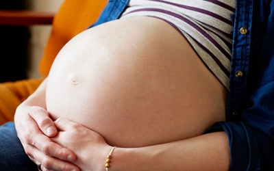 Thai phụ tuổi teen nhiễm Zika kiên quyết giữ con