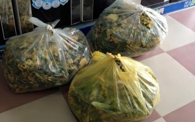 Lạ Hà Nội: Tích rác, ủ phân trong nhà để được ăn sạch