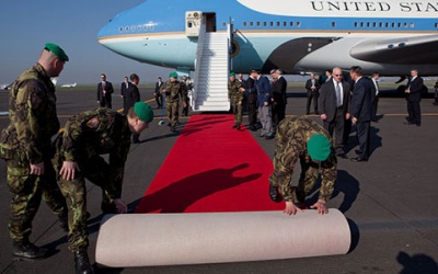 5 chuyên cơ và 800 người hộ tống Tổng thống Mỹ sẽ đến Việt Nam