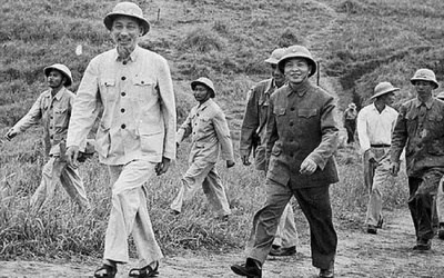 Bác Hồ tập thể dục như thế nào?