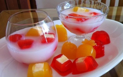 Mẹ con mình cùng vào bếp: Thạch rau câu nhân phô mai