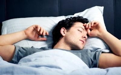 Làm sao để tránh bị đau lưng sau khi ngủ dậy?