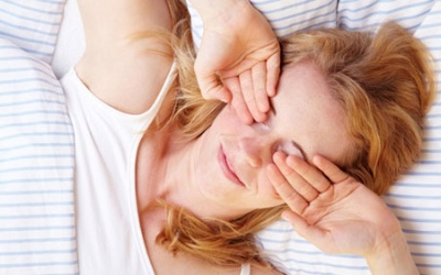 Mắt bị nhức mỏi, sợ ánh sáng là bệnh gì?