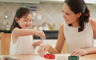 Mẹ và con cùng vào bếp: Cách nấu chè đỗ đen mát lành, bổ dưỡng