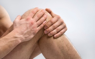 Hàng triệu người bị viêm khớp cố chịu đau trước khi đi khám