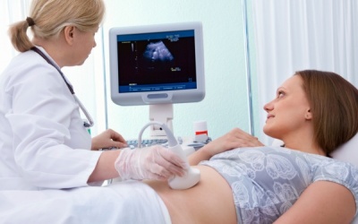 Thai nhi chậm phát triển mẹ phải làm sao?