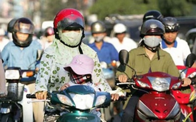 Những vật không thể thiếu khi đi dưới nắng hè