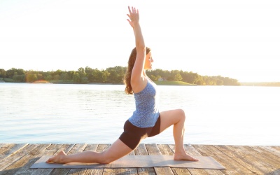 10 tư thế yoga giúp bạn tràn năng lượng 