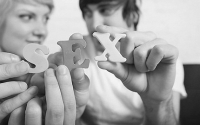 Tác hại của việc 'xuất' ra ngoài