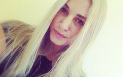 Thiếu nữ chết do dị ứng sau khi hôn