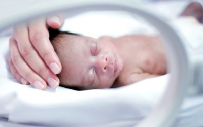 Sức khỏe tim mạch của trẻ sinh non cải thiện khi được bú mẹ