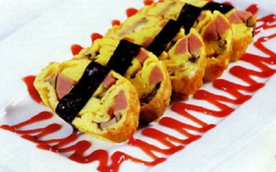 Trứng cuộn xúc xích thơm ngon hấp dẫn