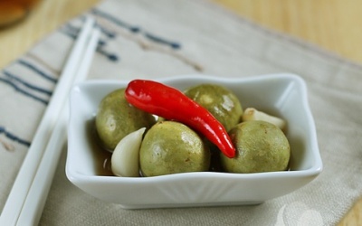 Sấu ngâm mắm ớt, vừa ngon miệng vừa đắt hàng