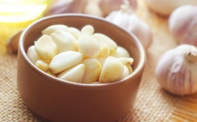 Tác hại khi ăn quá nhiều tỏi và tỏi sống