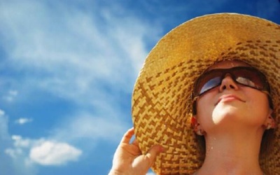 Bí quyết đơn giản để bảo vệ đôi mắt trong mùa Hè
