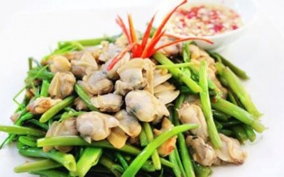 Nghêu xào rau muống món ngon lạ miệng