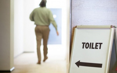 Nam giới đi tiểu thường xuyên có nguy hiểm không?