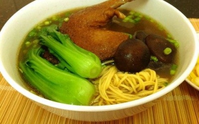 Cuối tuần ngon miệng với Mì vịt tiềm