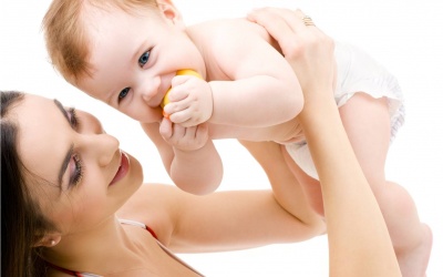 Mẹ nhiễm virus herpes có được cho con bú không?