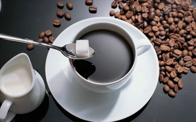 Uống cà phê quá nhiều, coi chừng điếc!